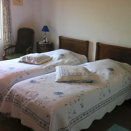Ferme Du Montheu Bed & Breakfast 3*
